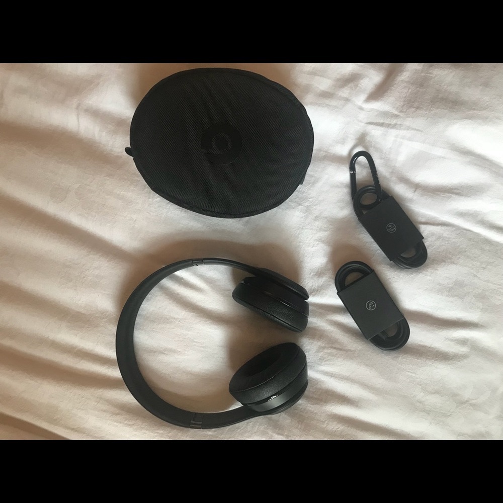 Beats Wireless Bluetooth headphones